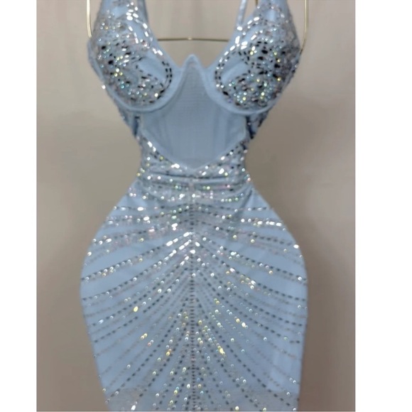 Dresses & Skirts - Elegant Blue Sequin Dress